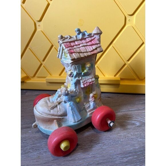 Vintage Old Woman Who Lived In A Shoe Figurine On Wheels Pull Toy - Picture 2 of 5